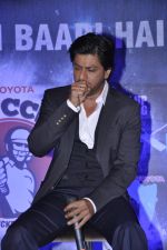 Shahrukh Khan at NDTV Toyota University Cricket Championship in Mumbai on 17th Jan 2013 (10).JPG